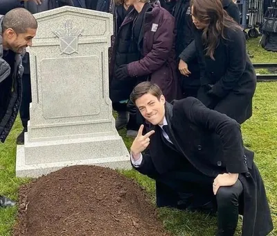 Peace sign tombstone blank meme template
